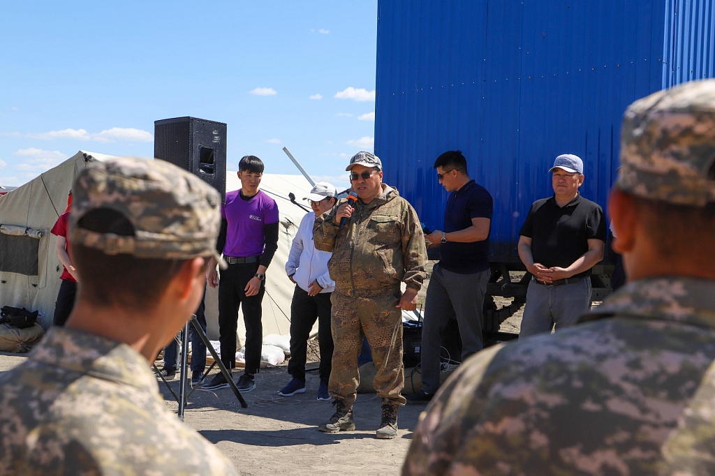 РЕКТОР ВЫРАЗИЛ БЛАГОДАРНОСТЬ ВОЕННЫМ